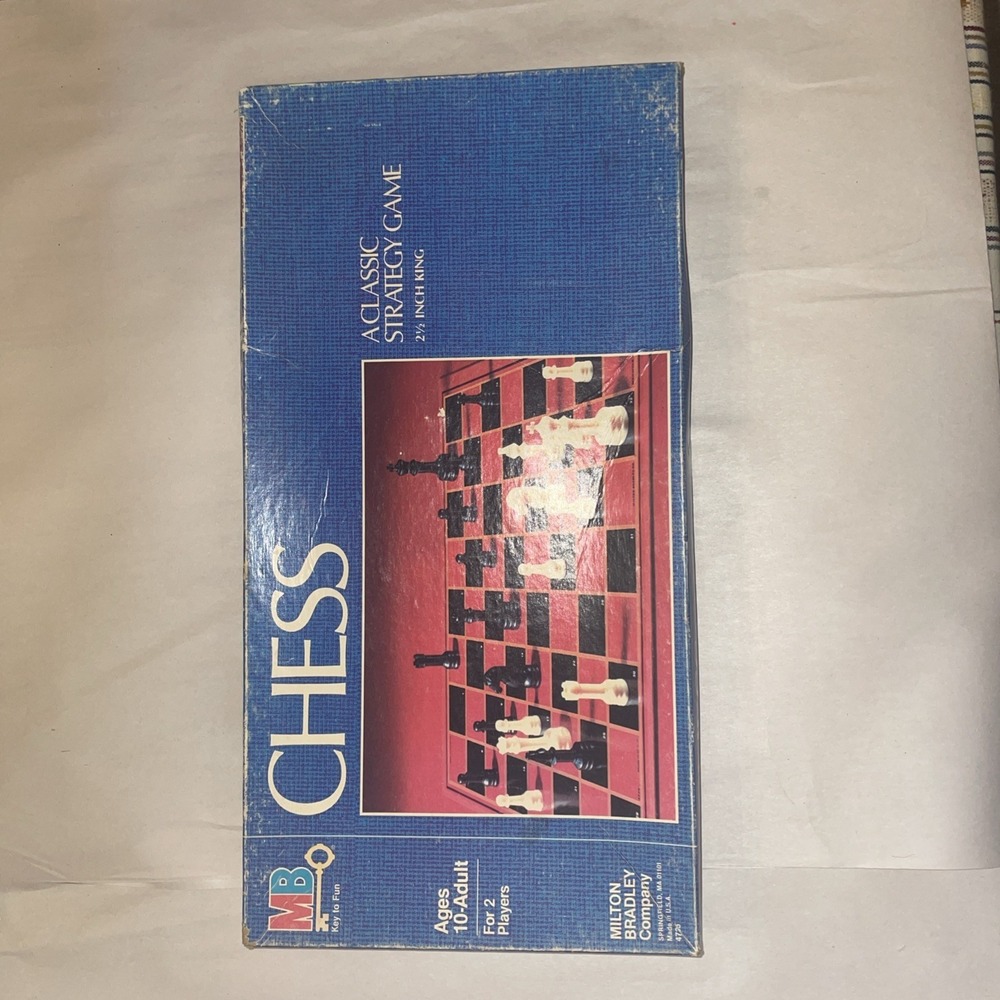 Milton Bradley 1982 Chess Checkers The Classic Strategy Game 4735 COMPLETE